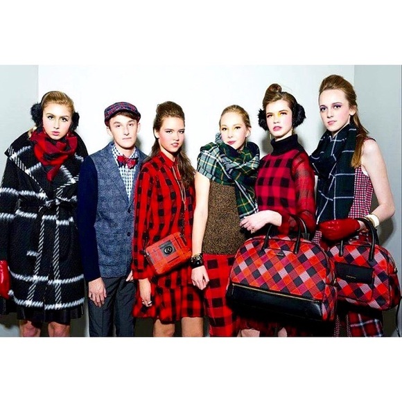 Meet your Posher, Maya - Picture 4 of 6